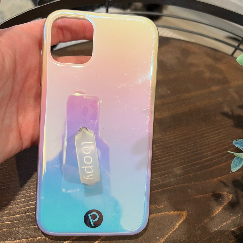 Pearl iPhone 11 loopy case